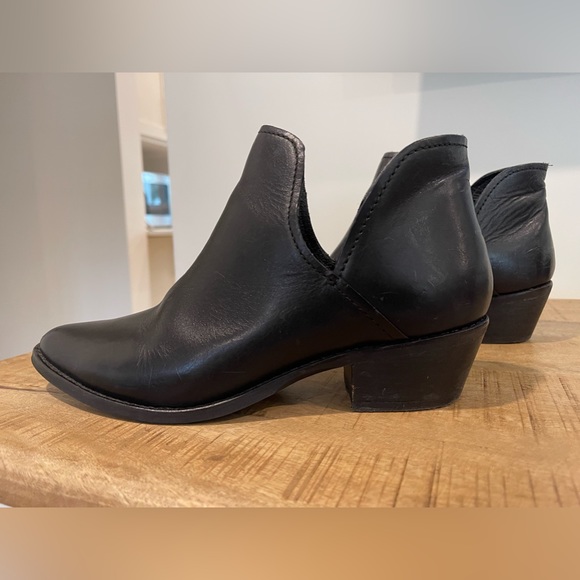 Steve Madden leather booties - Picture 4 of 9